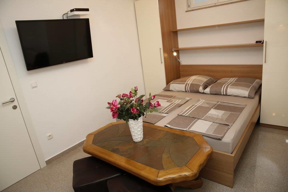 Apartments Simic Водице Екстер'єр фото